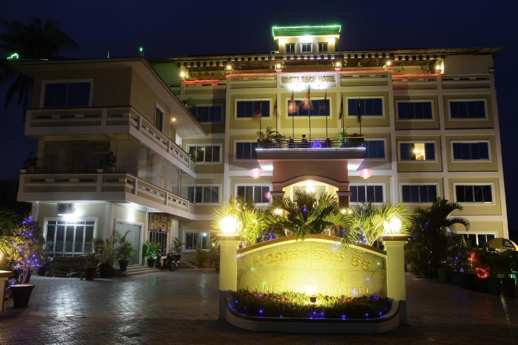 White Beach Hotel Sihanoukville Esterno foto